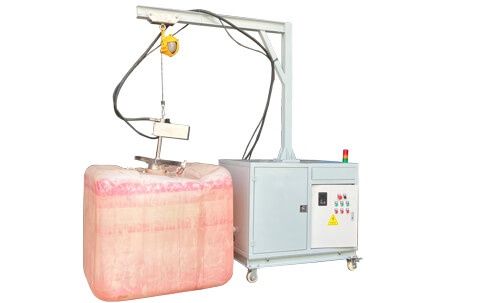 Automatic IBC Tote Tank High Pressure Water Cleaning Machine | Closed Rotary Spraying System for 1000L Chemical/Food Containers