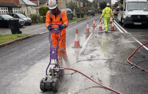 High-pressure water cleaning of road markings: A new, efficient, and eco-friendly choice for road maintenance