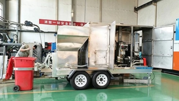 Automatic Wheelie Bin Cleaning Machine